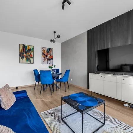 Appartement Praga - Modern Apt, Parking, Near River - By Rentujemy *