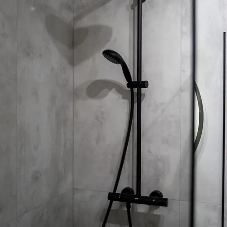 Appartement Praga - Modern Apt, Parking, Near River - By Rentujemy