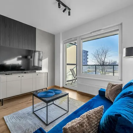 Praga - Modern Apt, Parking, Near River - By Rentujemy *