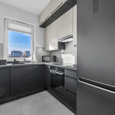 Praga - Modern Apt, Parking, Near River - By Rentujemy *