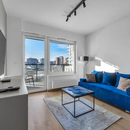 Apartment Praga - Modern Apt, Parking, Near River - By Rentujemy *