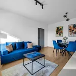 Praga - Modern Apt, Parking, Near River - By Rentujemy * Warszawa