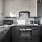 Lejlighed Praga - Modern Apt, Parking, Near River - By Rentujemy *