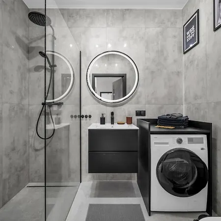 Praga - Modern Apt, Parking, Near River - By Rentujemy Appartement Varsovie
